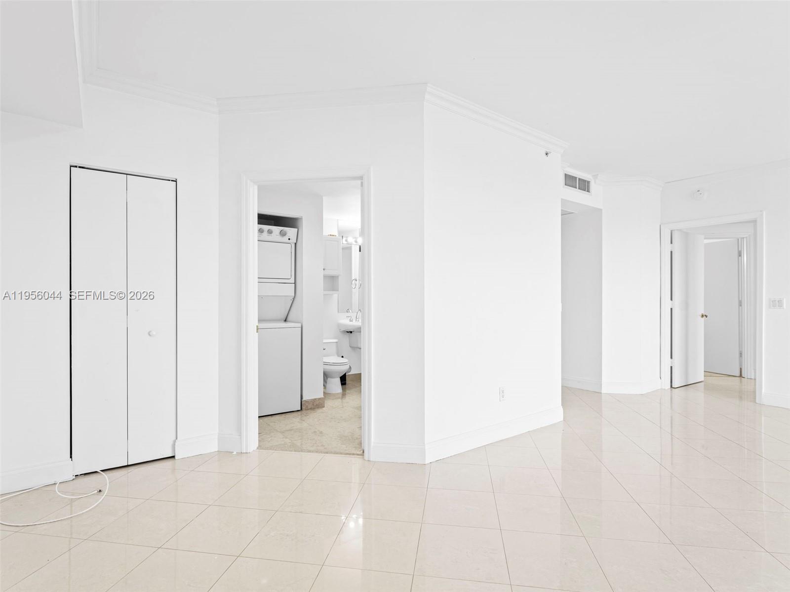 A11956044 Property Photo 8