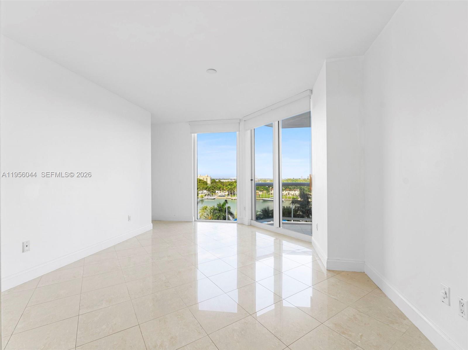 A11956044 Property Photo 18