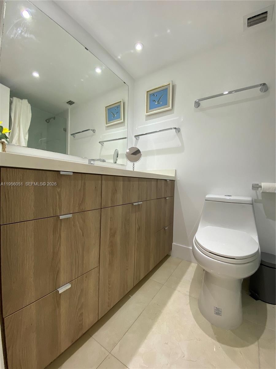 A11956051 Property Photo 17