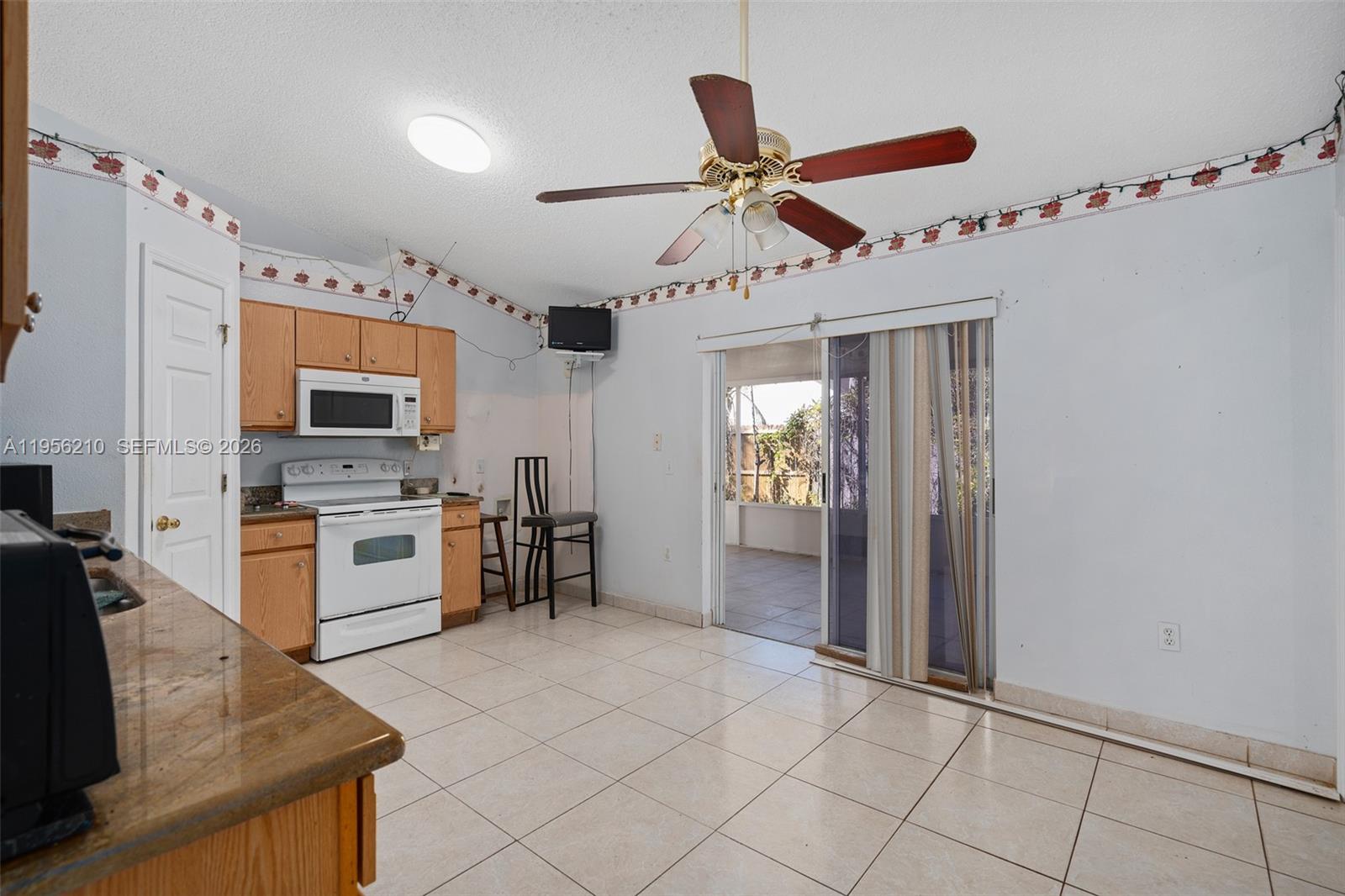 327 Ridge Court Property Photo 5