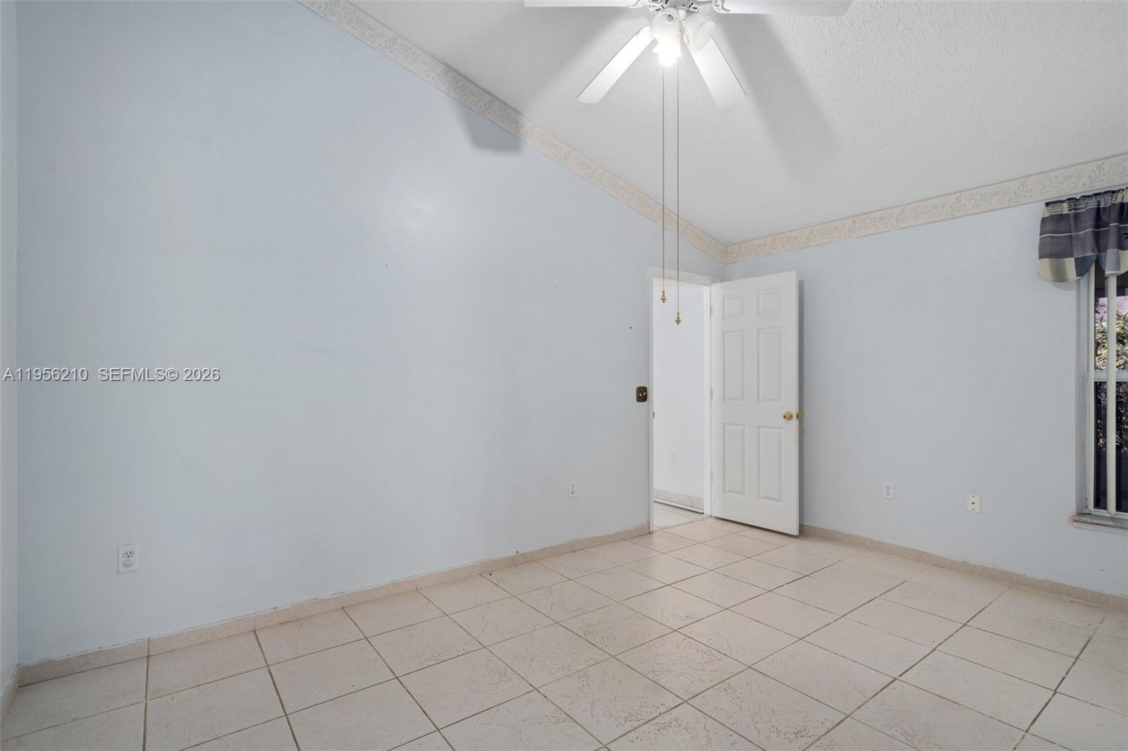 327 Ridge Court Property Photo 10