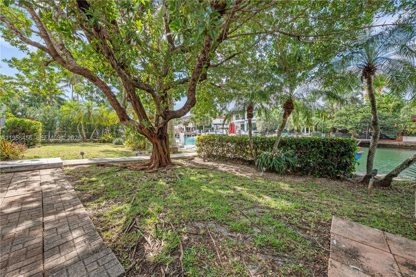 405 Bontona Avenue Property Photo 43