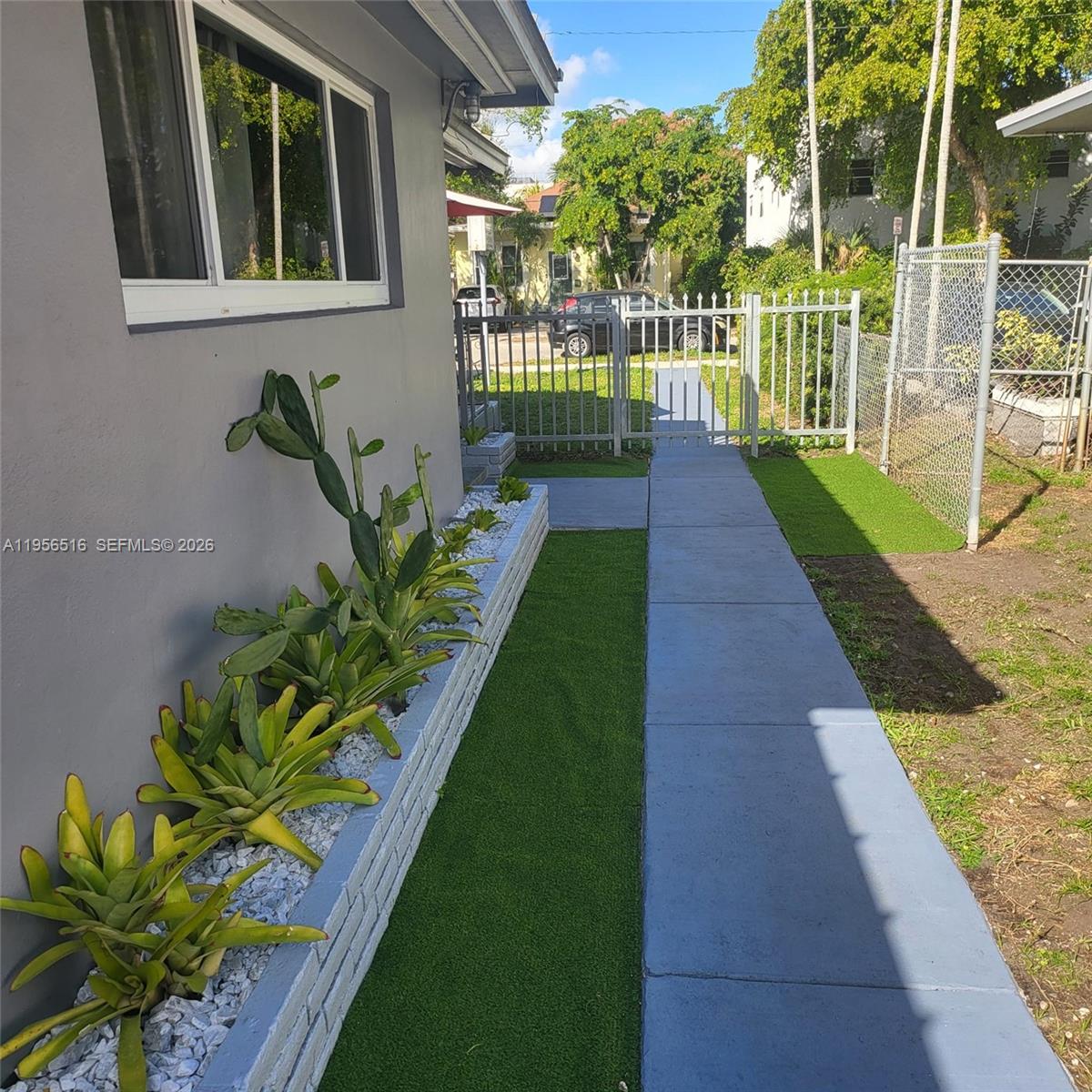 1934 Madison Street 1 Property Photo 1