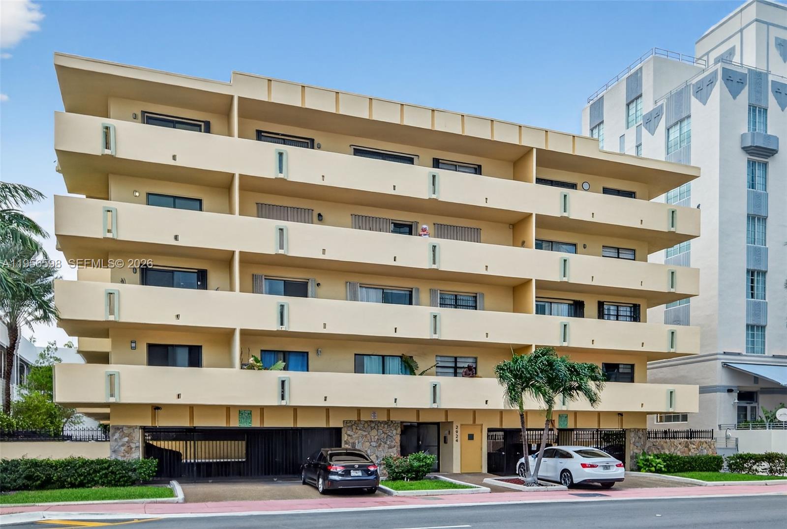 2924 Collins Avenue 501 Property Photo 2