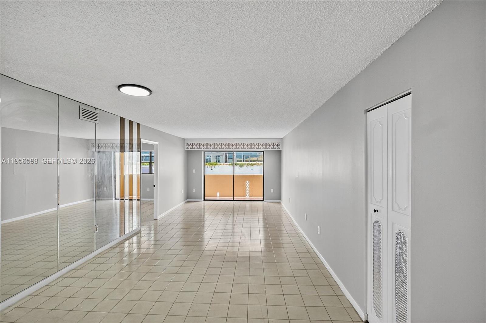 2924 Collins Avenue 501 Property Photo 7
