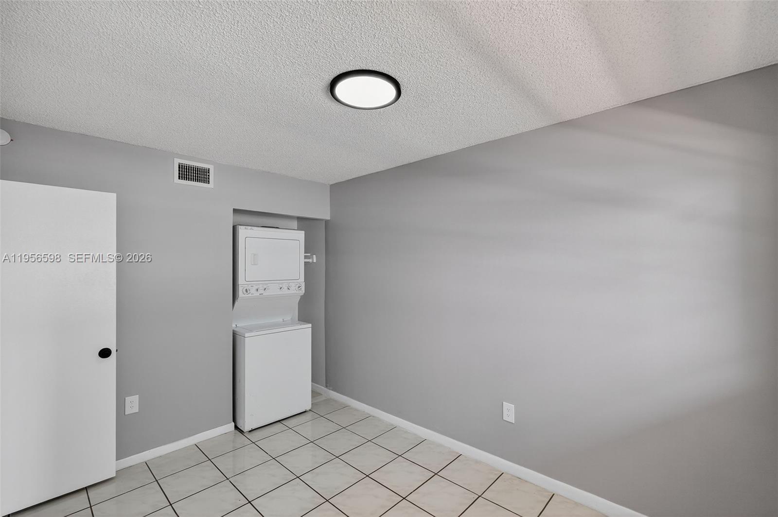 2924 Collins Avenue 501 Property Photo 12