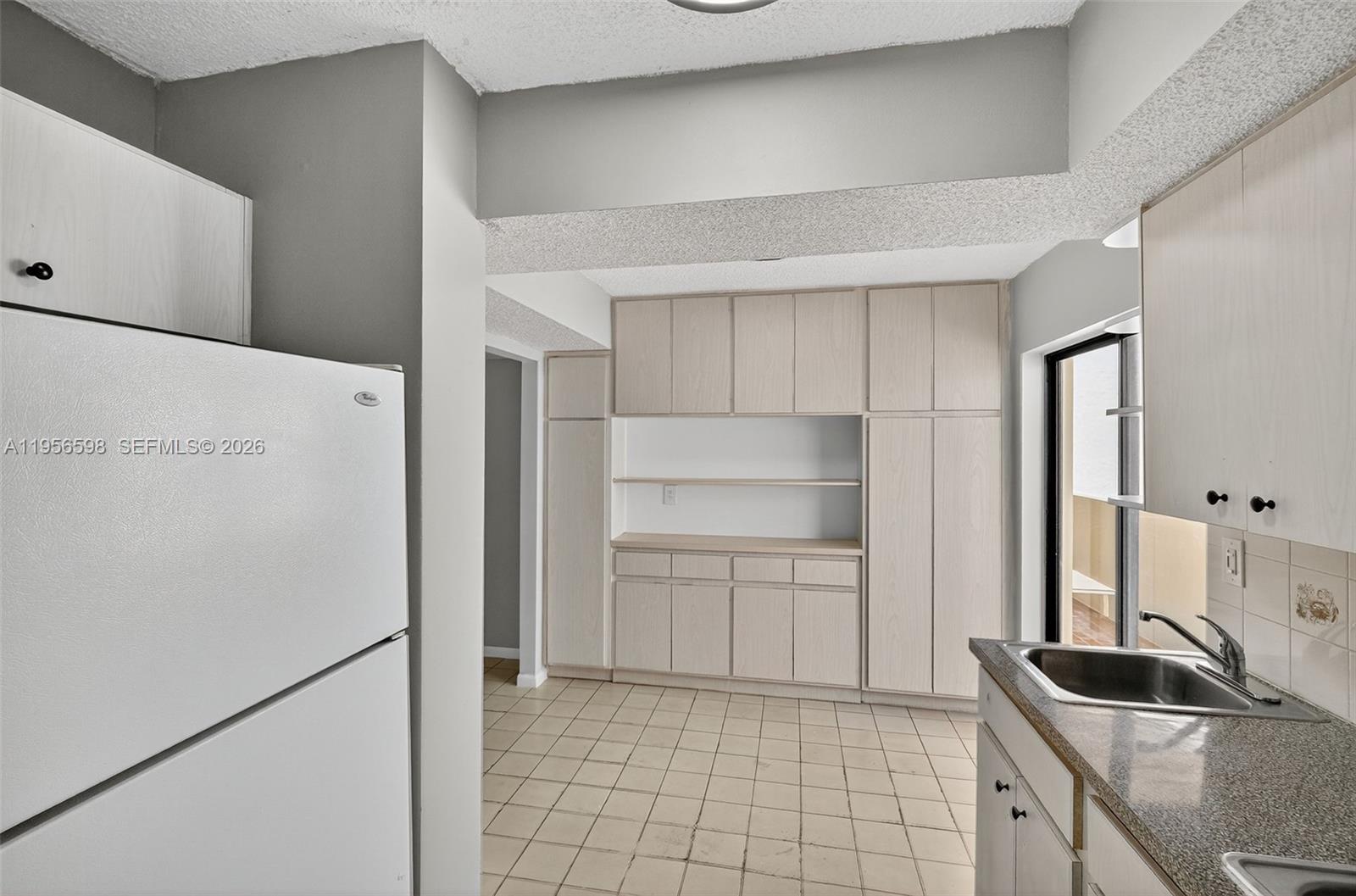 2924 Collins Avenue 501 Property Photo 16