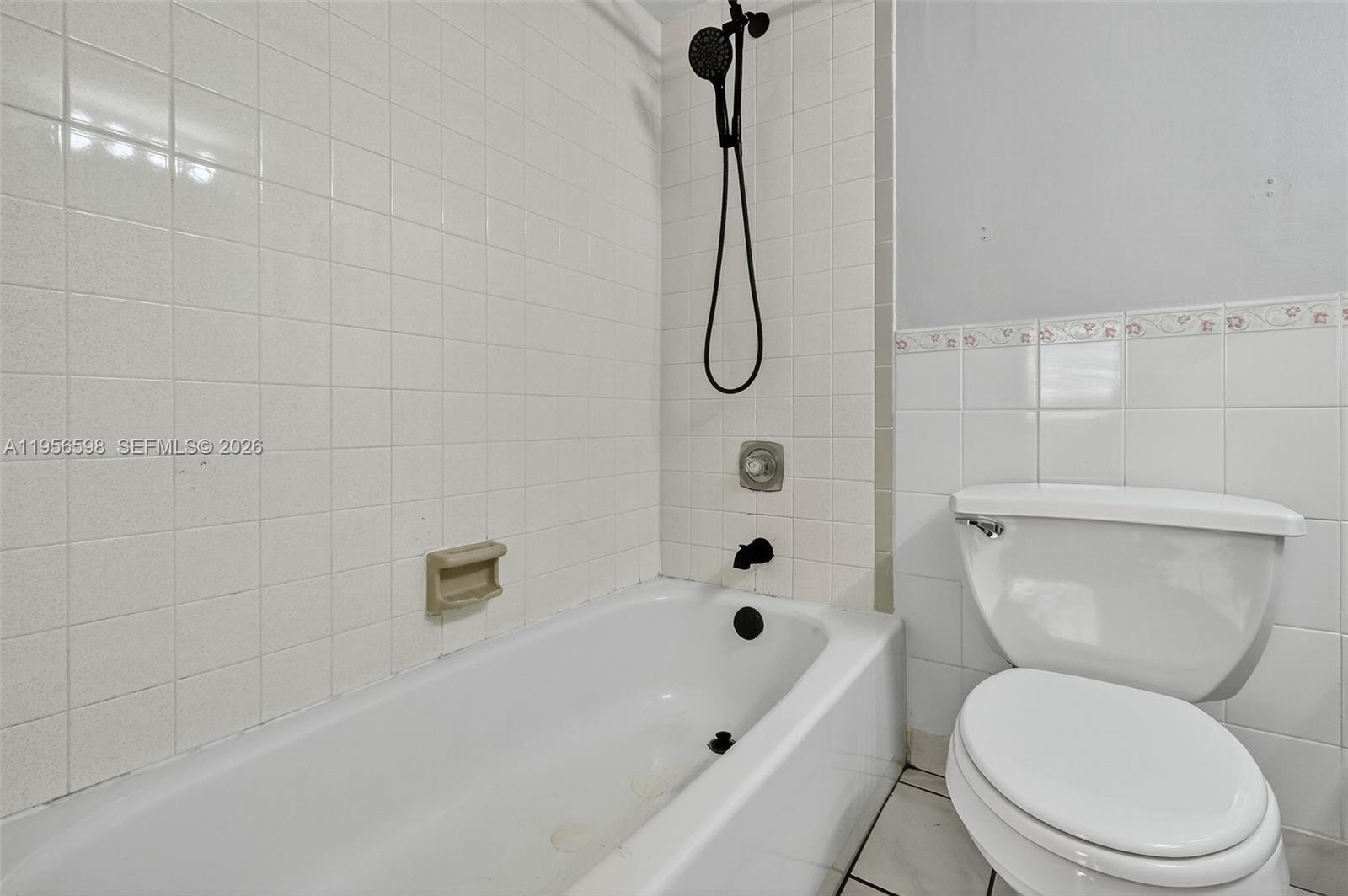 2924 Collins Avenue 501 Property Photo 19