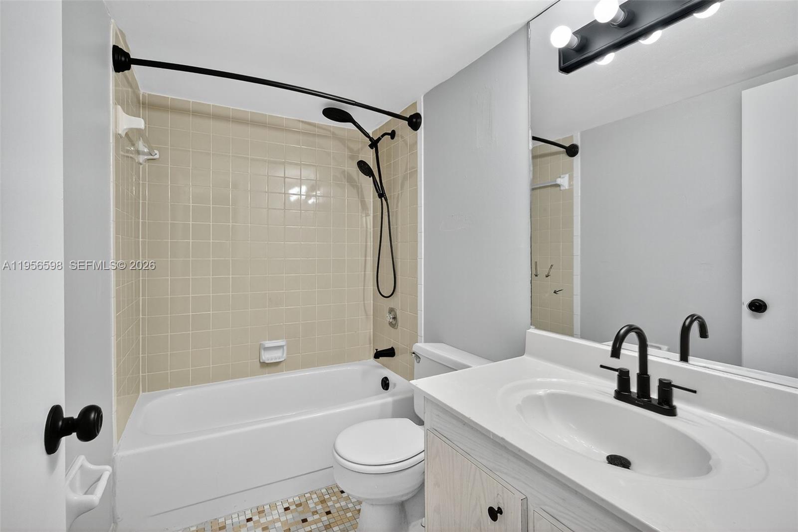 2924 Collins Avenue 501 Property Photo 20
