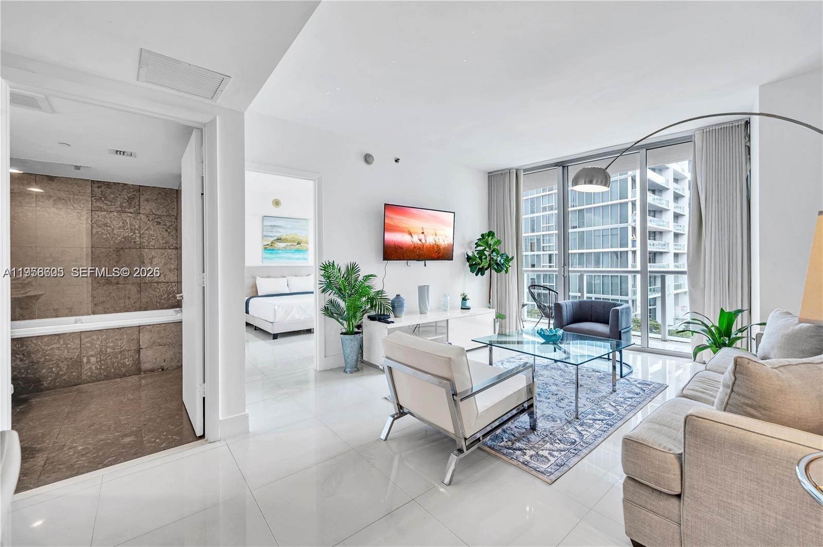 485 Brickell Avenue 1711 Property Photo 5