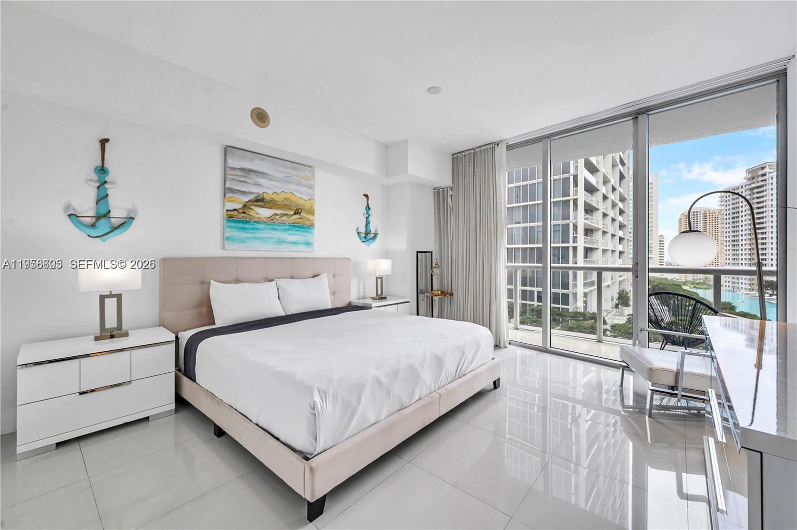 485 Brickell Avenue 1711 Property Photo 11