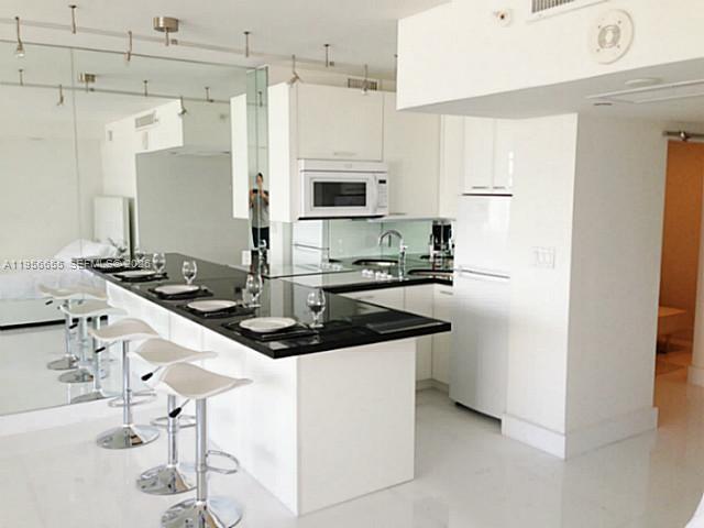 100 Lincoln Road 1112 Property Photo 3