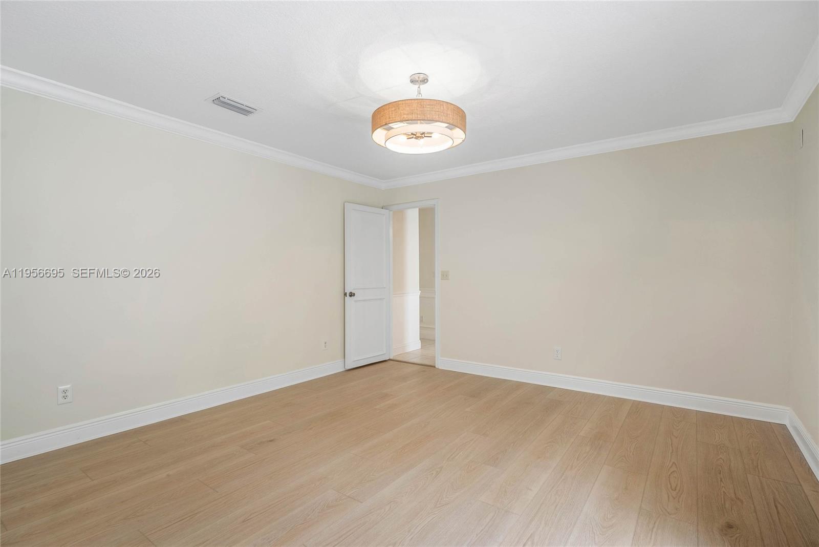 804 Summerwinds Lane Property Photo 12