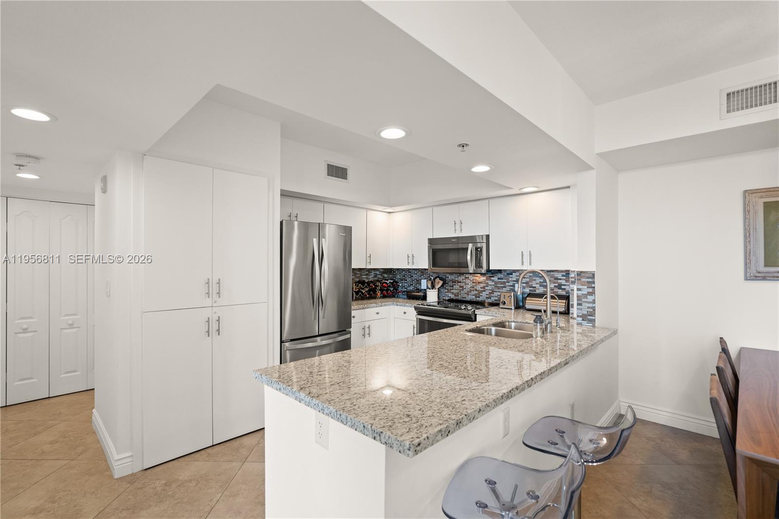 A11956811 Property Photo 11