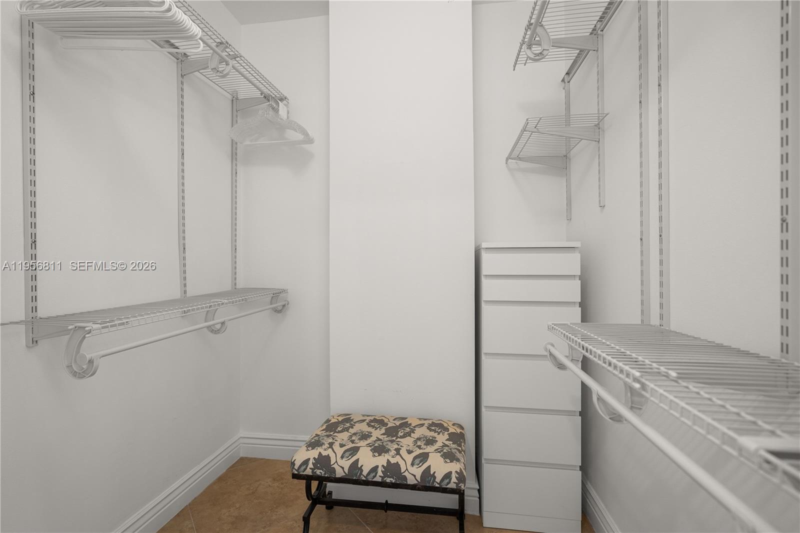 A11956811 Property Photo 16