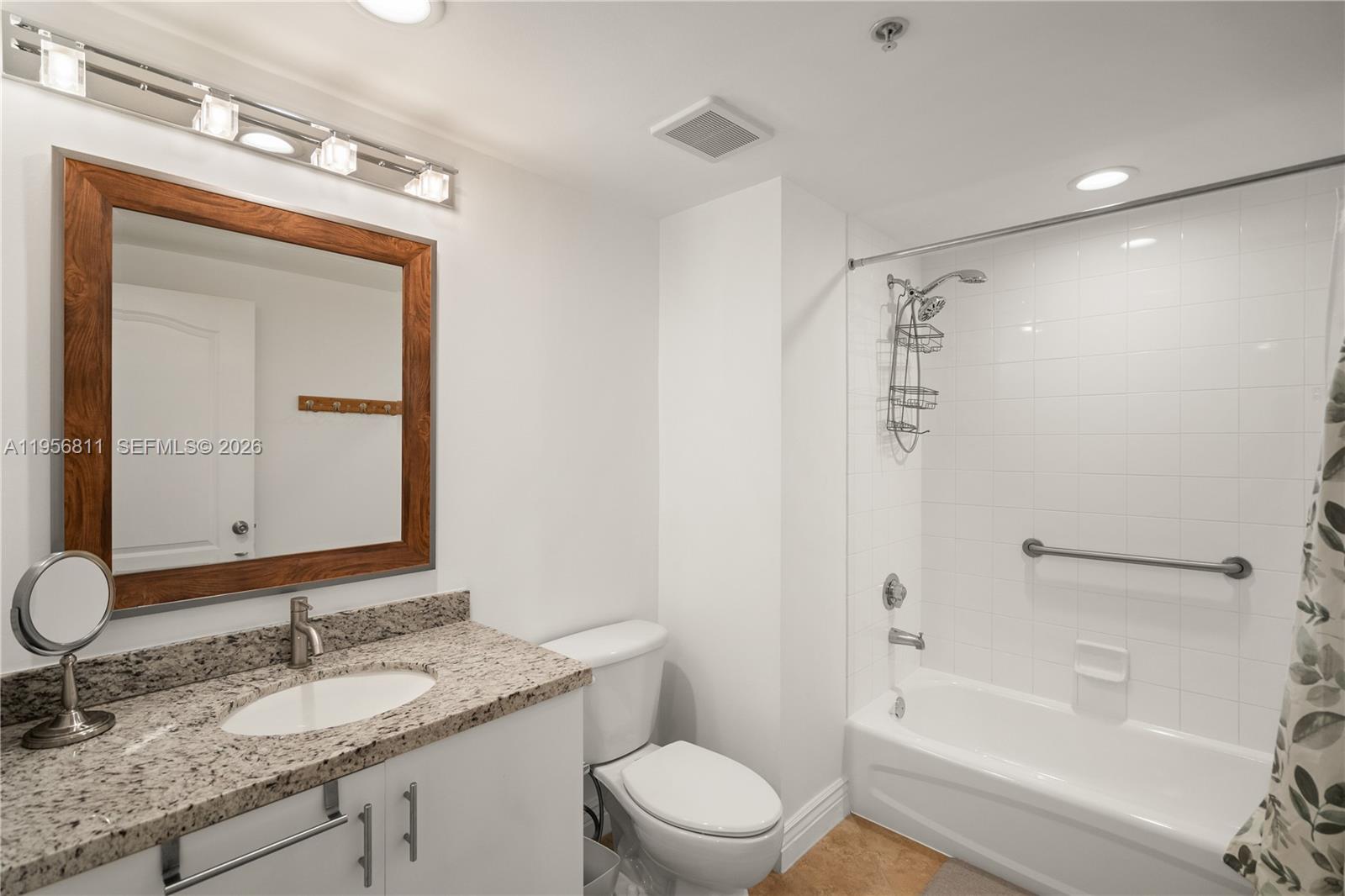 A11956811 Property Photo 19