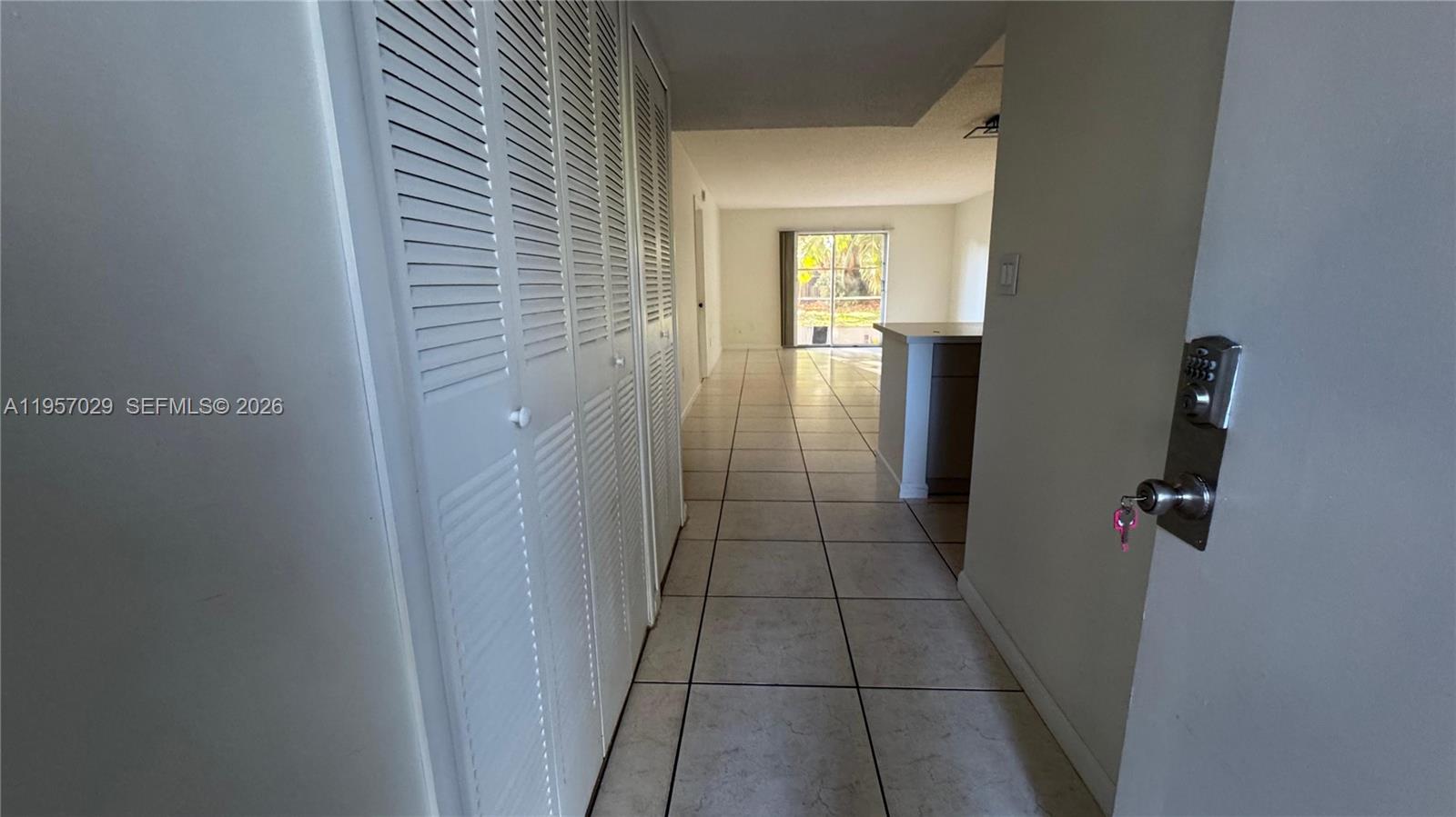 4111 Stirling Road 102 Property Photo 4