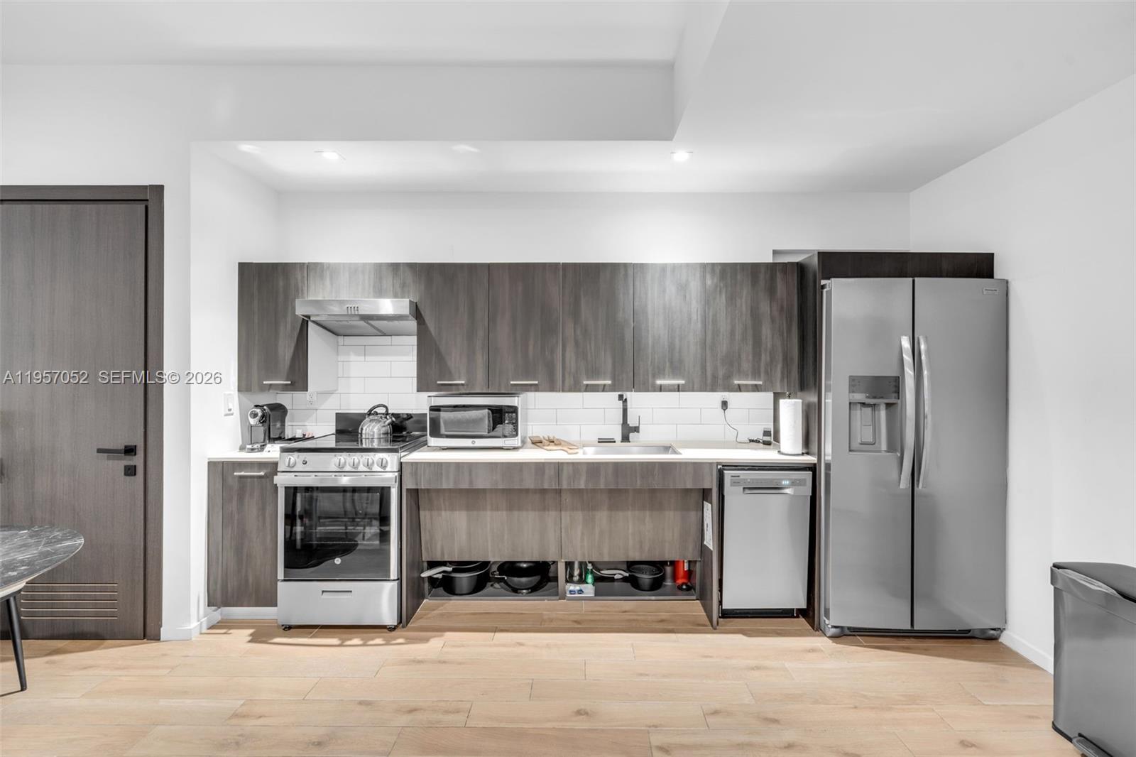 A11957052 Property Photo 16