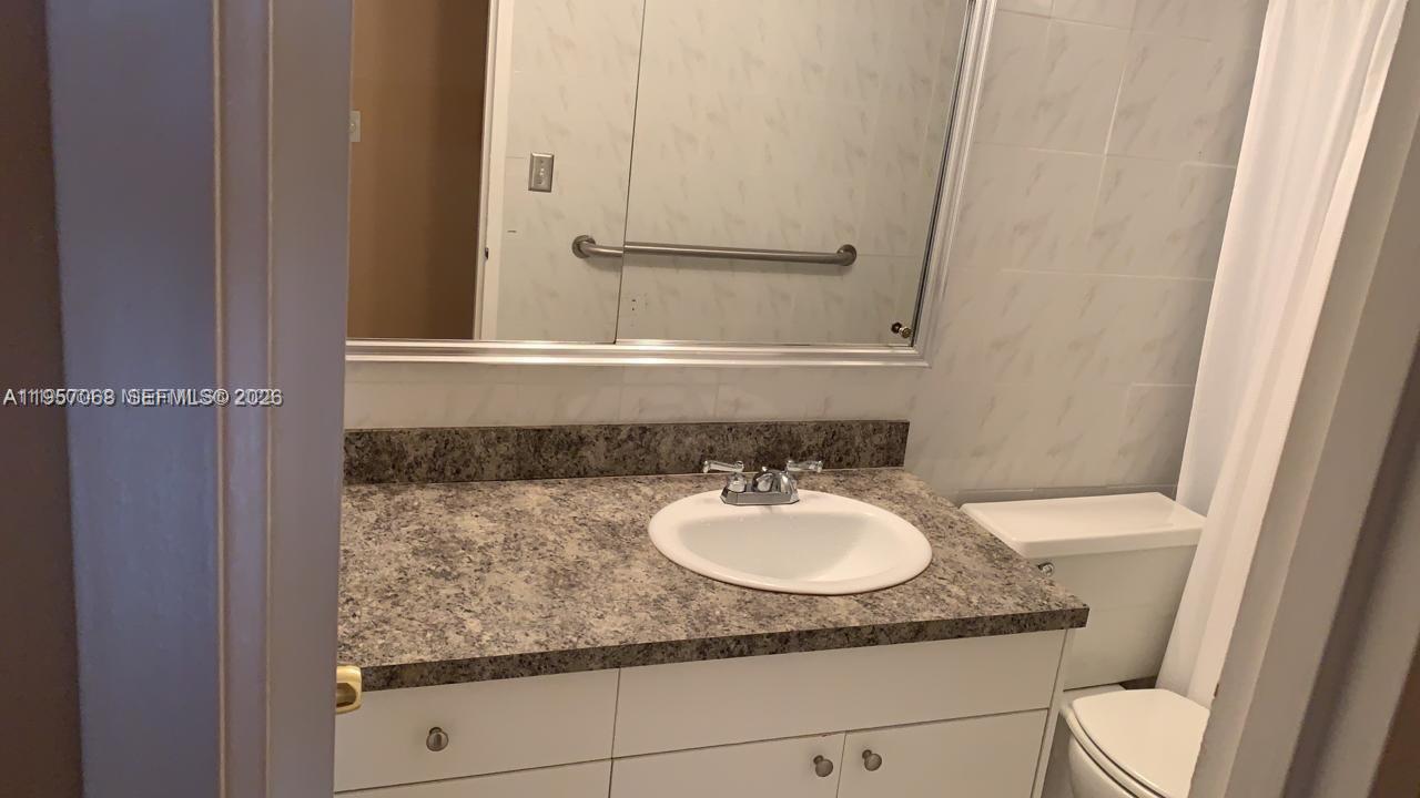 3180 S Ocean Drive 318 Property Photo 11