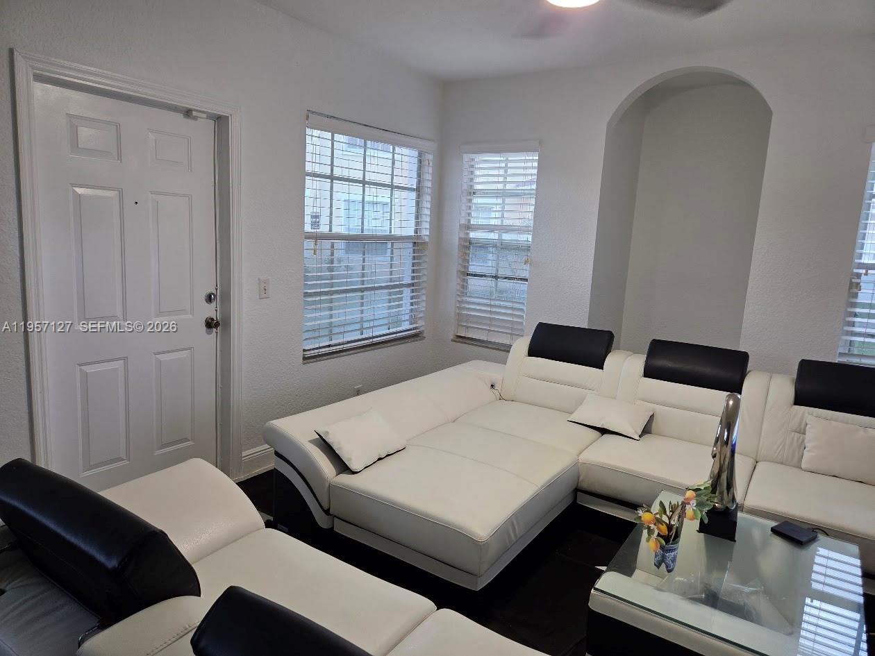 A11957127 Property Photo 11