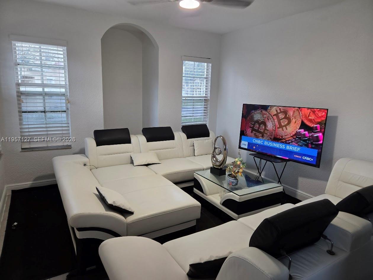 A11957127 Property Photo 12