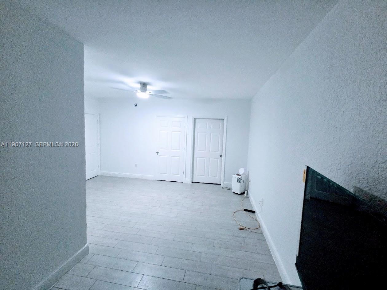 A11957127 Property Photo 23