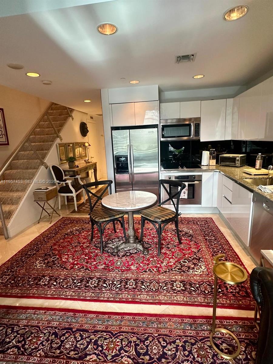 1050 Brickell Avenue 818 Property Photo 10
