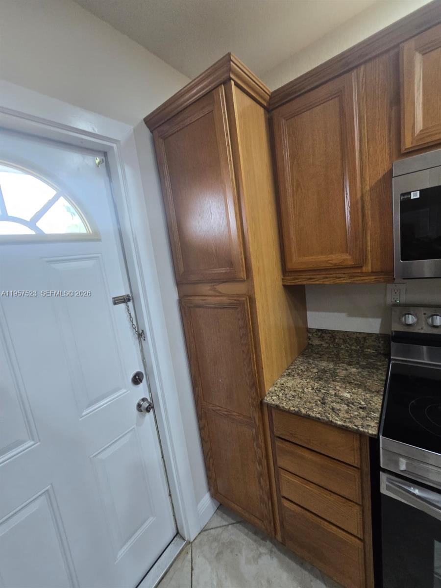5151 W Oakland Park Boulevard 303 Property Photo 12