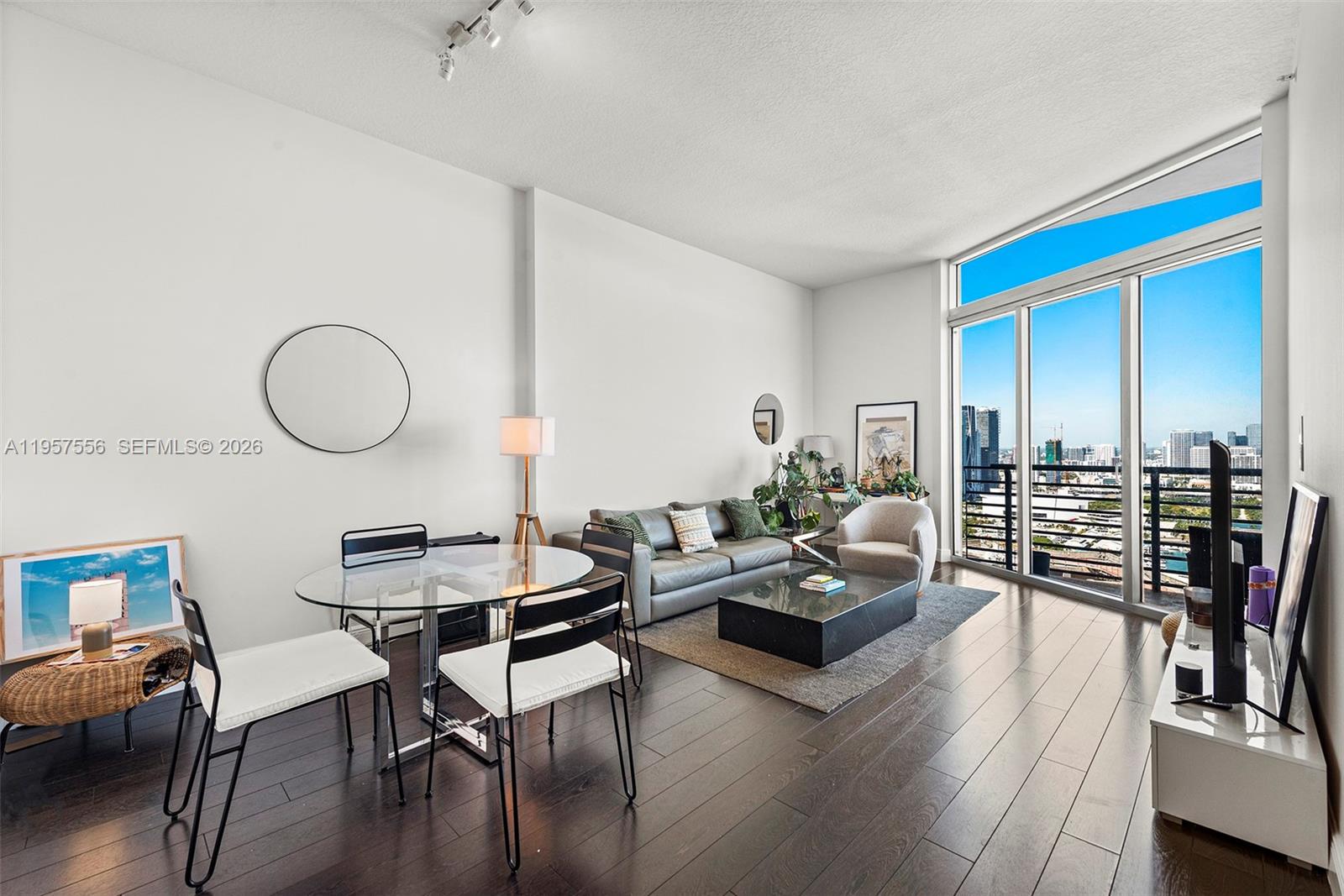 335 S Biscayne Boulevard Uph-10 Property Photo 4
