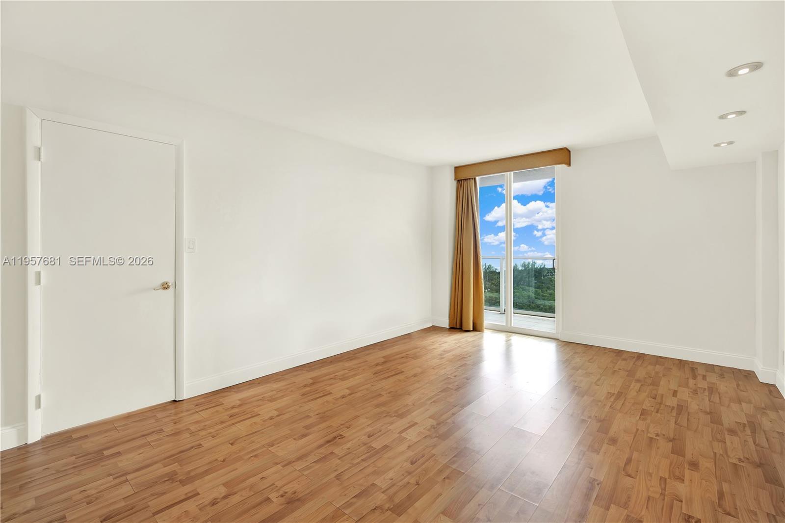 100 S Bayview Drive 1222 Property Photo 16