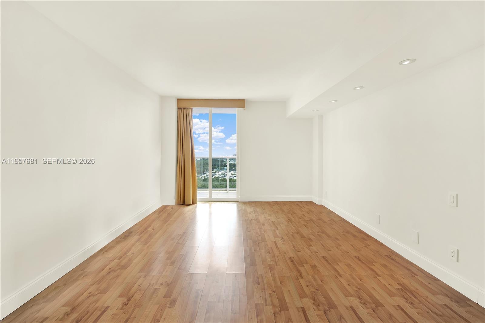 100 S Bayview Drive 1222 Property Photo 17