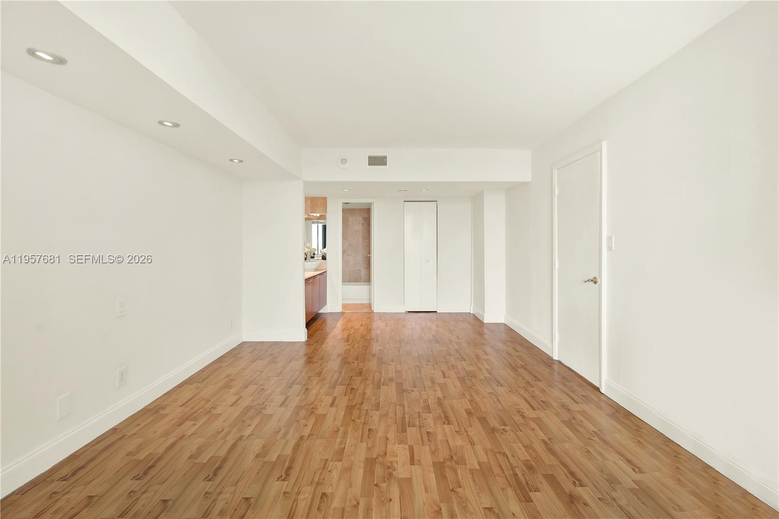 100 S Bayview Drive 1222 Property Photo 20