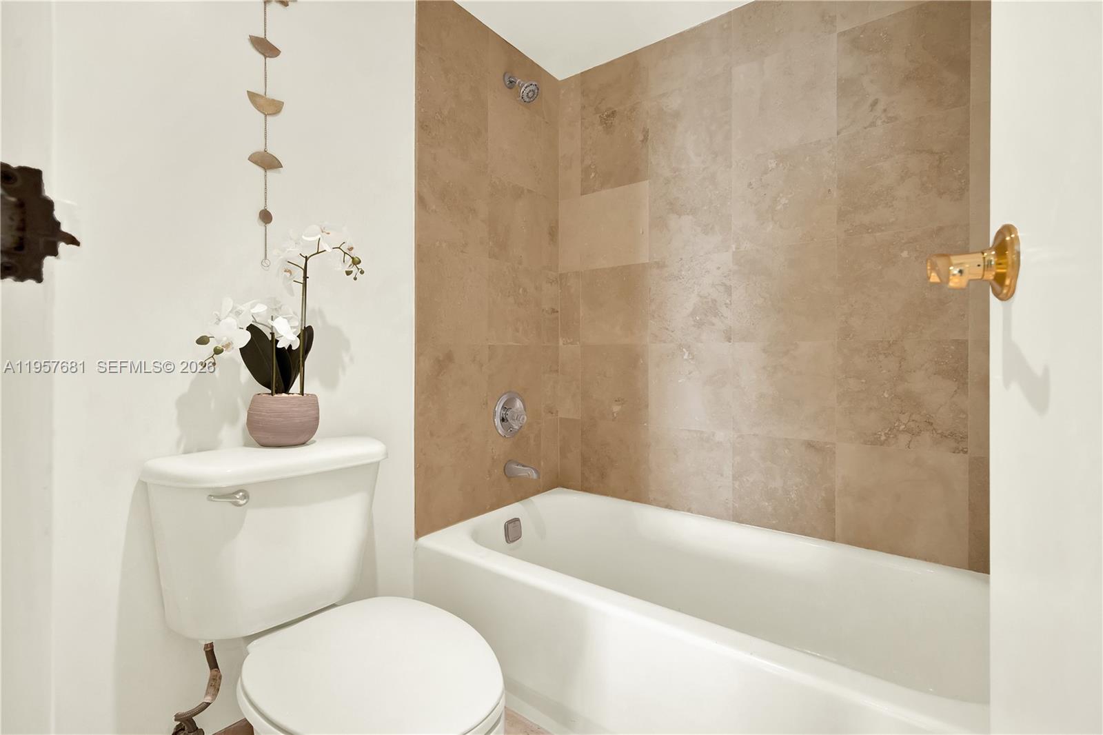 100 S Bayview Drive 1222 Property Photo 23