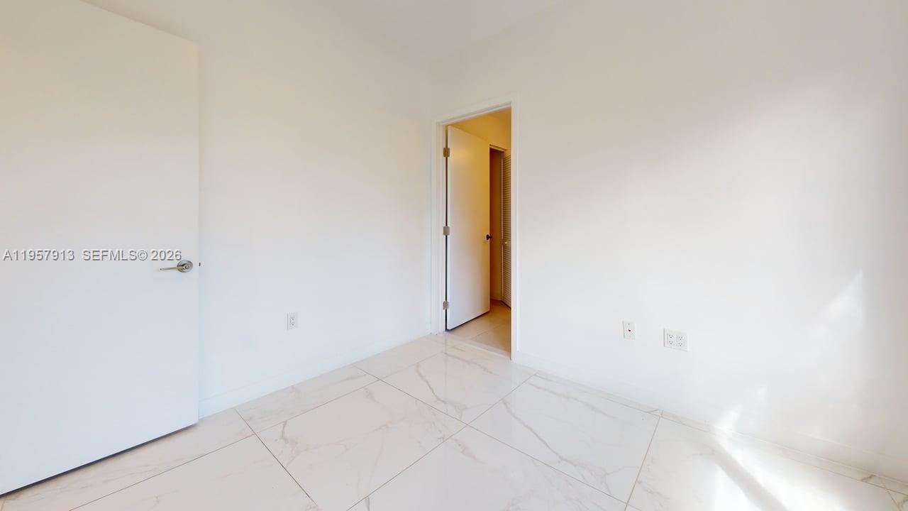 A11957913 Property Photo 9