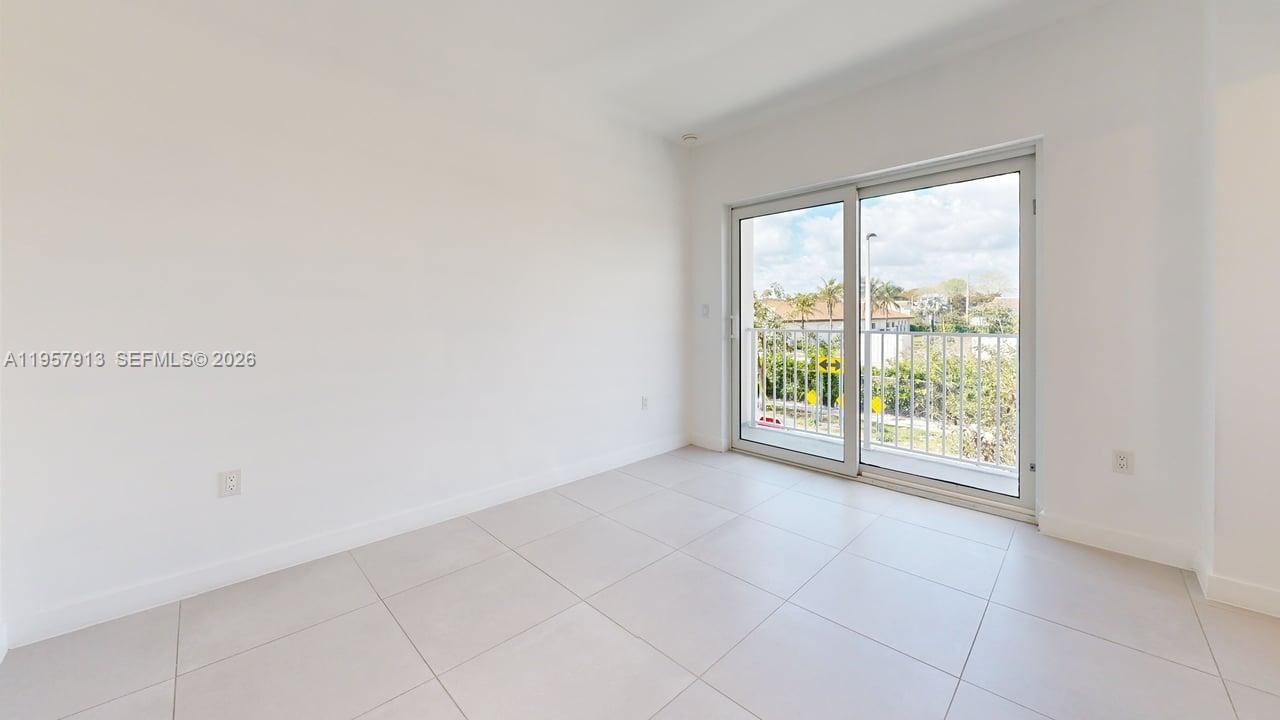 A11957913 Property Photo 13