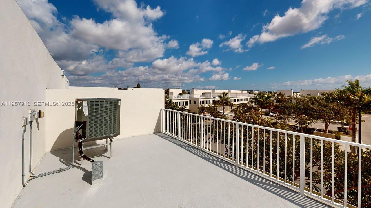 A11957913 Property Photo 14