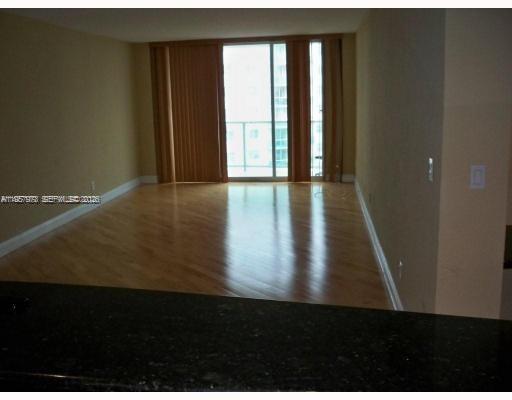 19390 Collins Avenue 1220 Property Photo 2