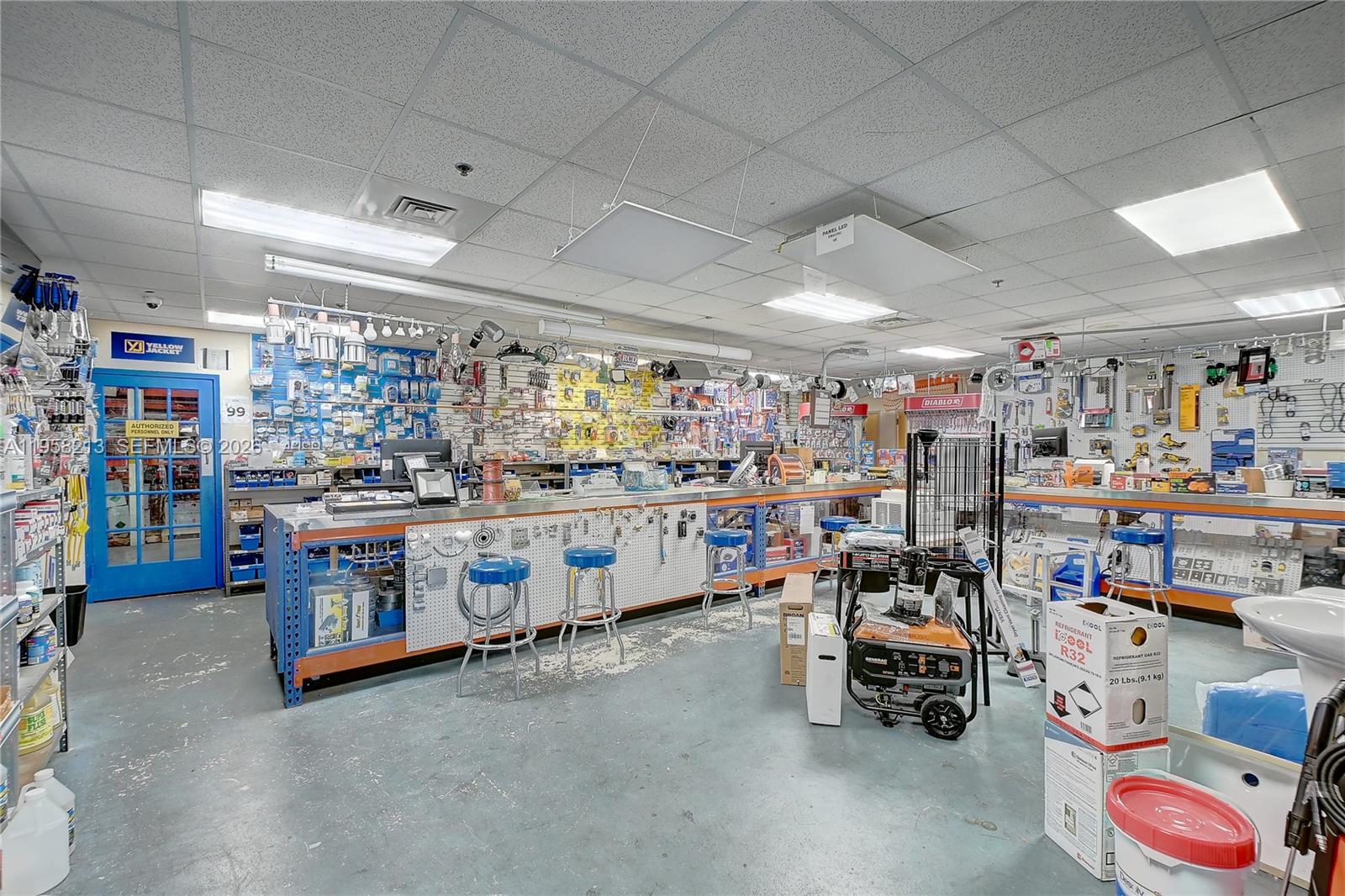 3040 Fowler Street Property Photo 6