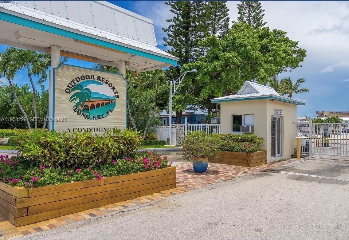 65821 Overseas Highway 407 Property Photo 13