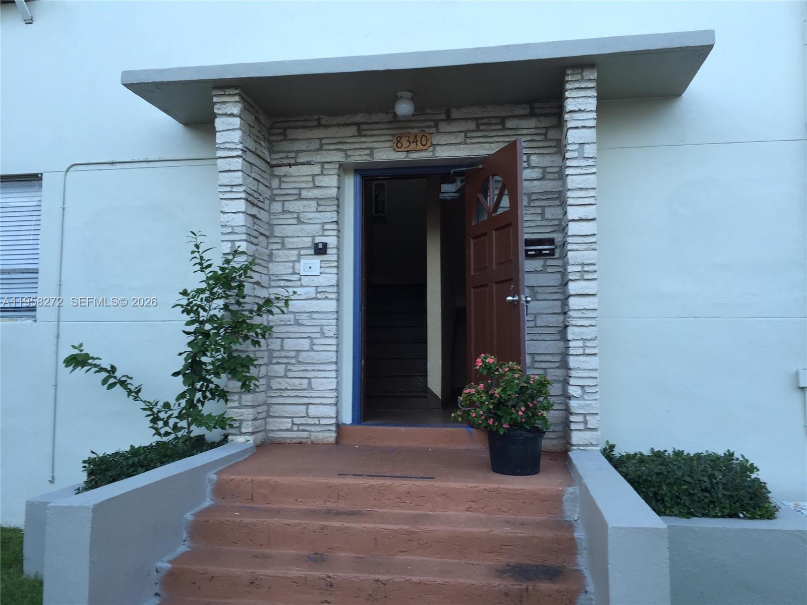 A11958272 Property Photo 3