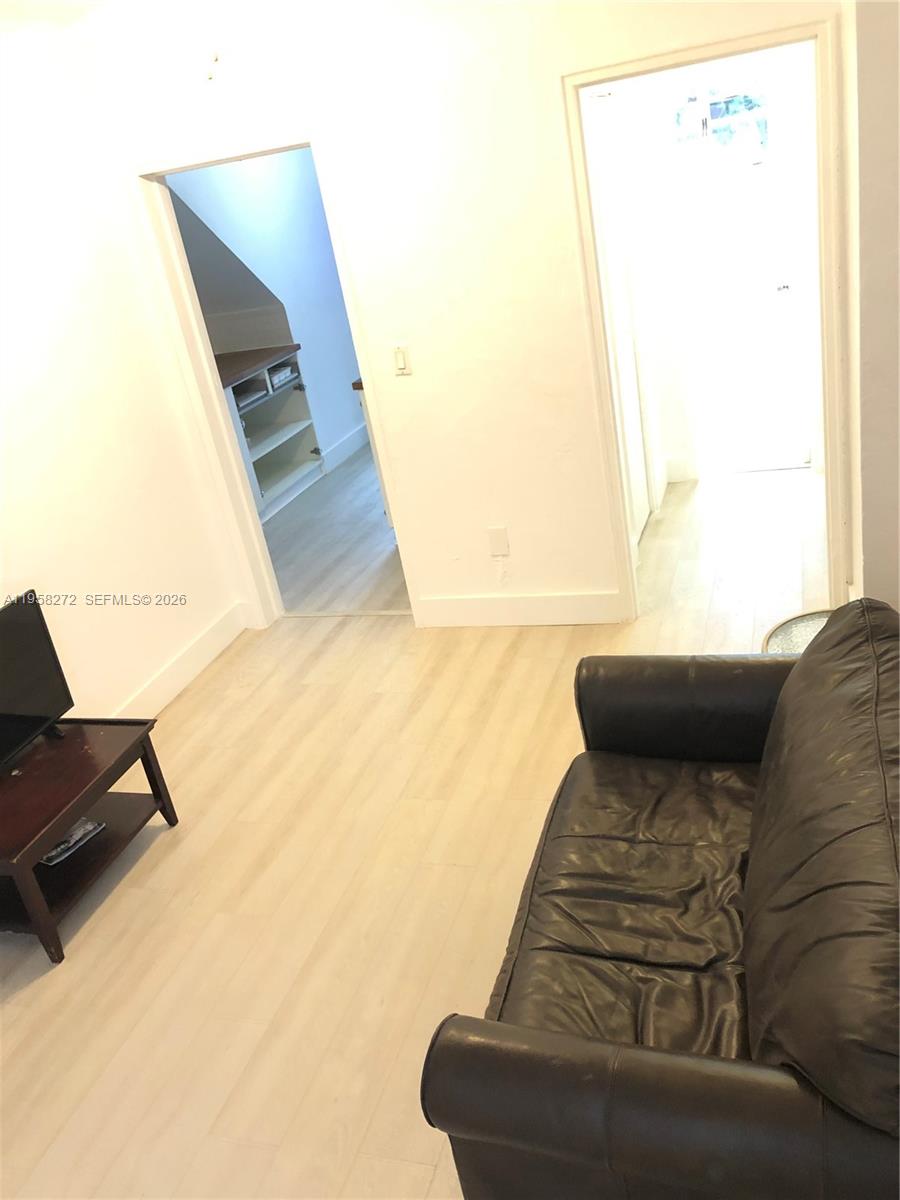 A11958272 Property Photo 9