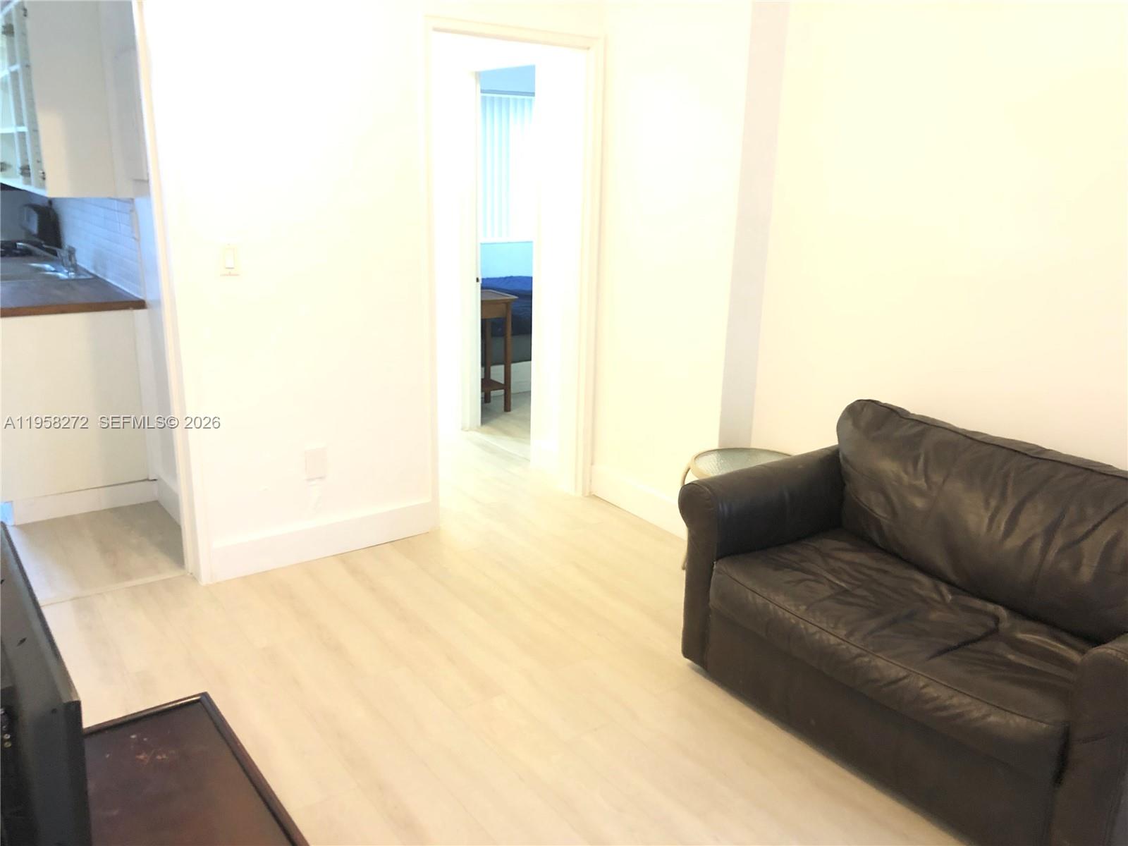 A11958272 Property Photo 10