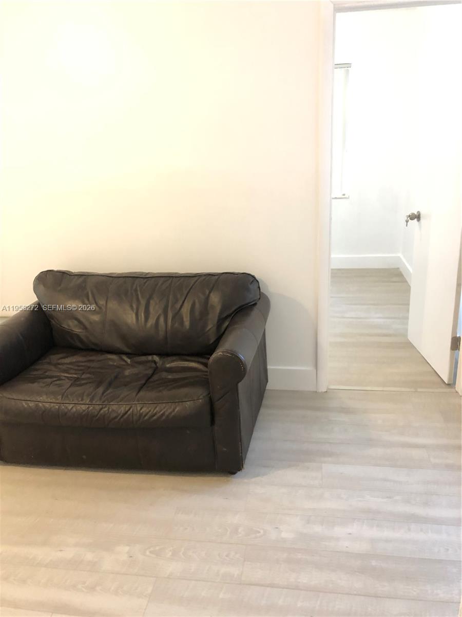 A11958272 Property Photo 12