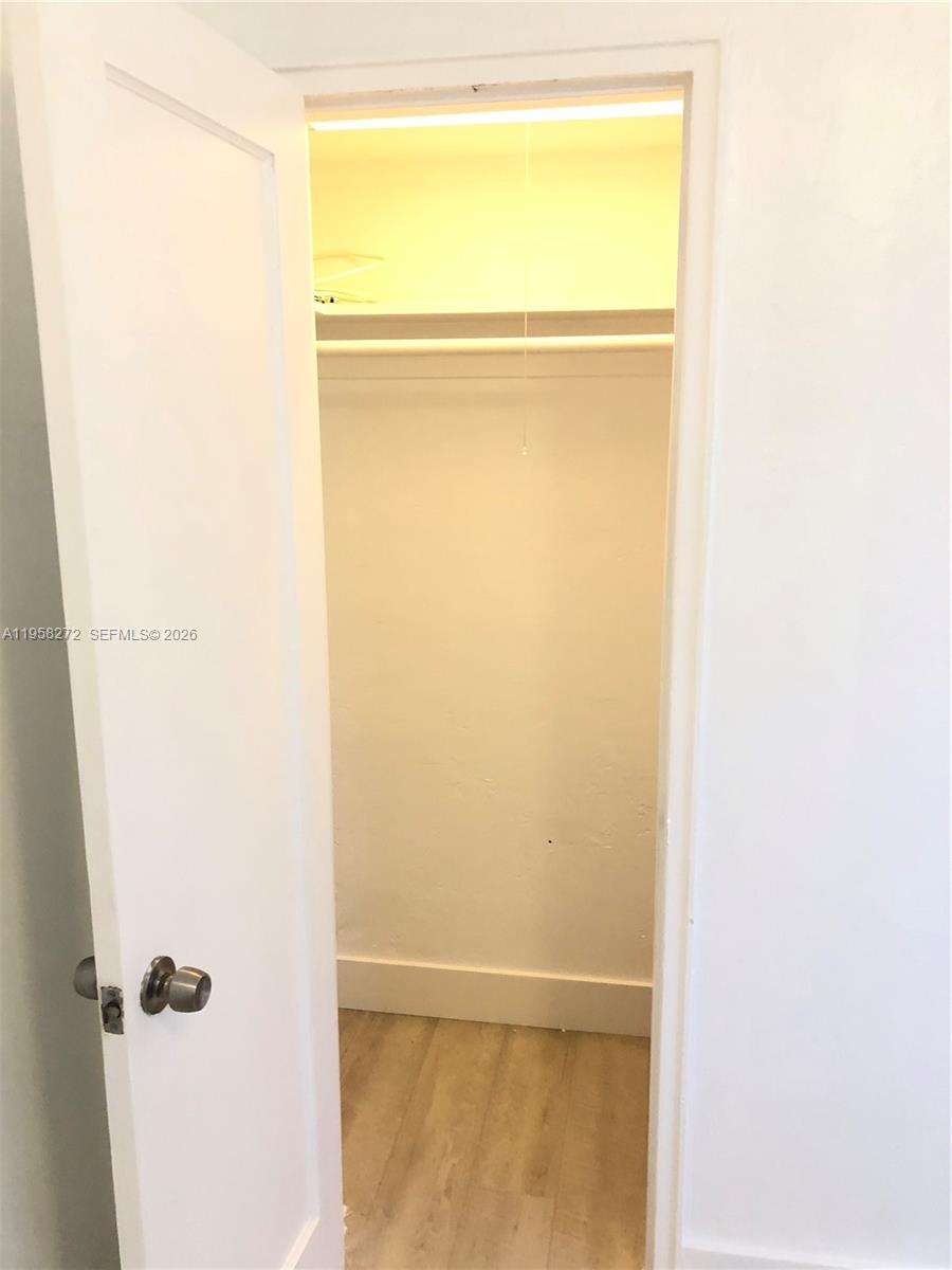 A11958272 Property Photo 16