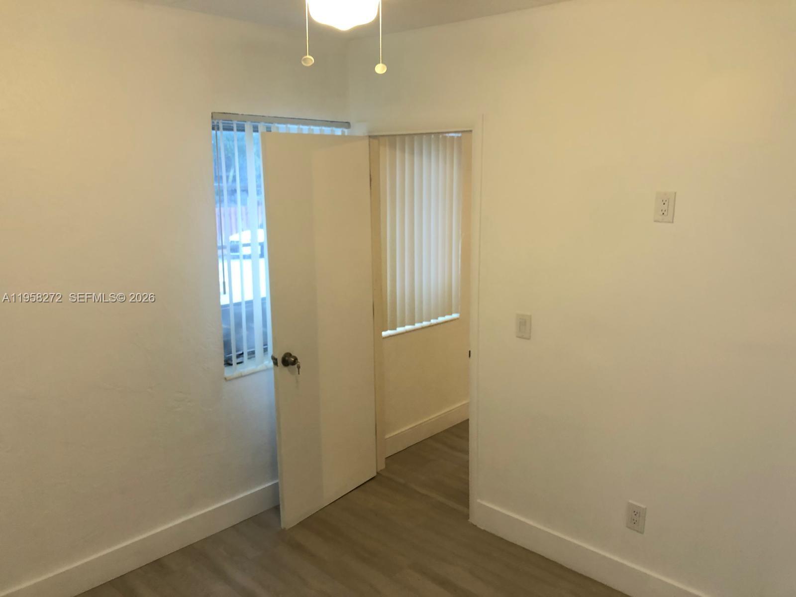 A11958272 Property Photo 18