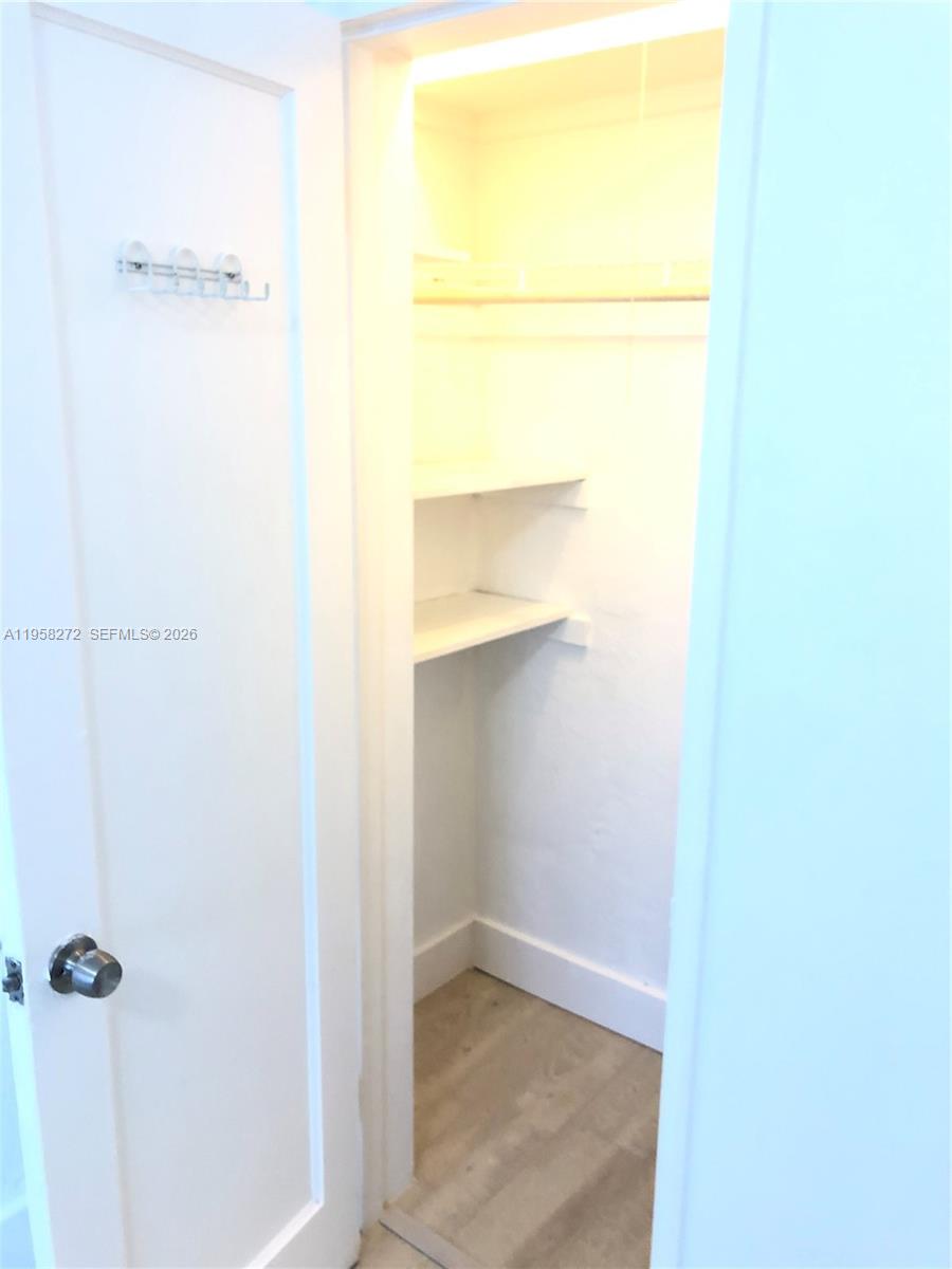 A11958272 Property Photo 21