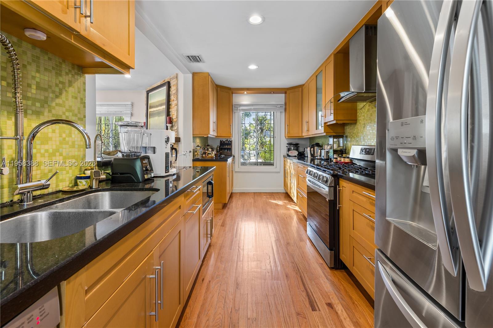 A11958388 Property Photo 6