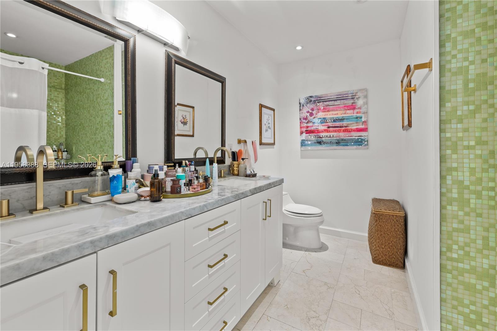 A11958388 Property Photo 10