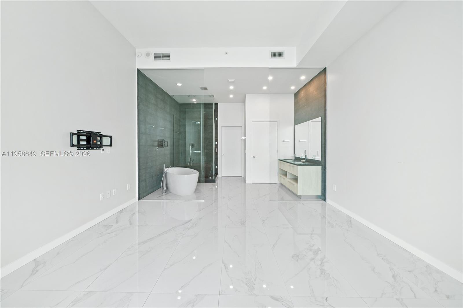 480 Ne 31st Street Ph5101 Property Photo 15