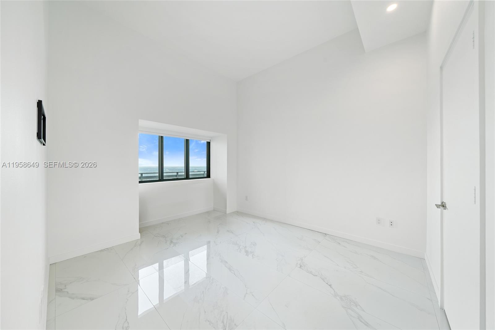 480 Ne 31st Street Ph5101 Property Photo 22